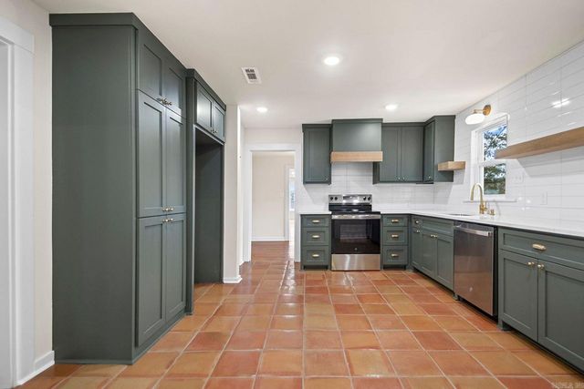 111 N 1st Street, Benton, AR 72015