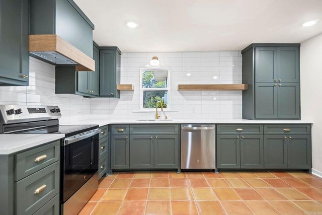 111 N 1st Street, Benton, AR 72015