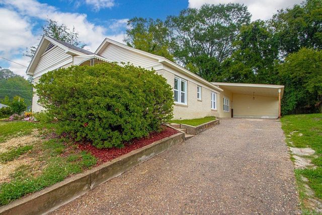 111 N 1st Street, Benton, AR 72015