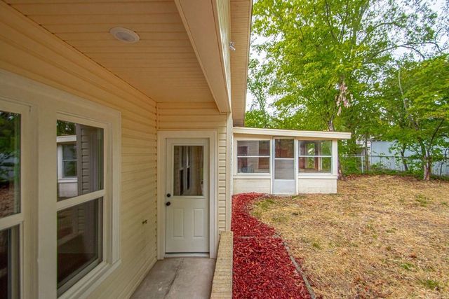 111 N 1st Street, Benton, AR 72015