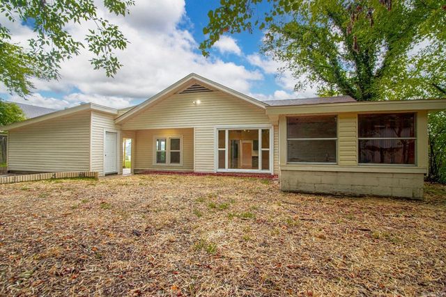 111 N 1st Street, Benton, AR 72015