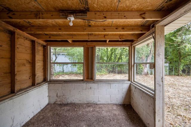 111 N 1st Street, Benton, AR 72015