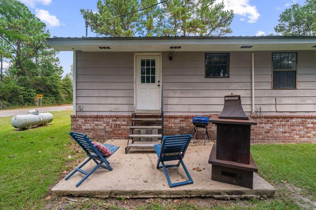 4 White, Sumrall, MS 39482