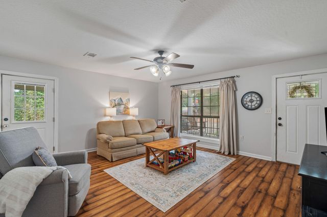 4 White, Sumrall, MS 39482