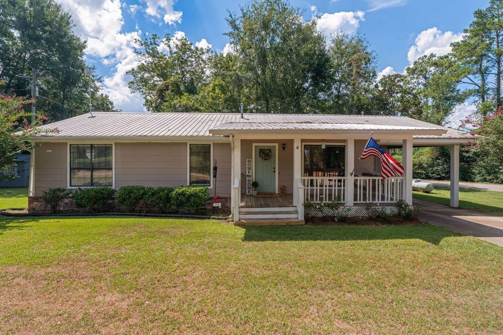 4 White, Sumrall, MS 39482