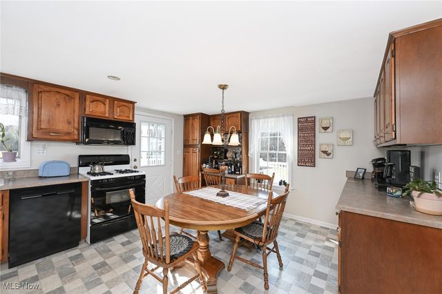 7060 Manchester Road, New Franklin, OH 44614