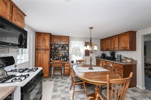 7060 Manchester Road, New Franklin, OH 44614