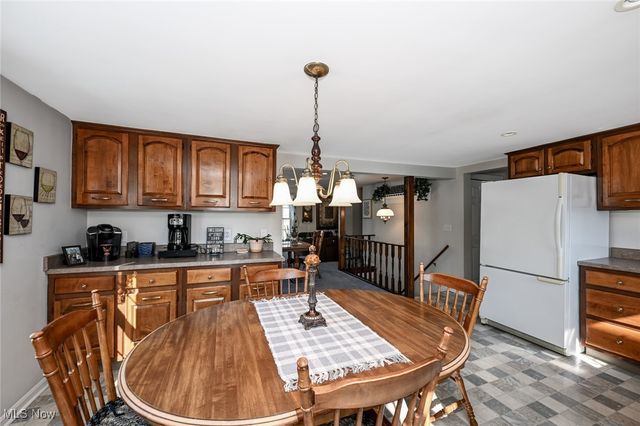 7060 Manchester Road, New Franklin, OH 44614