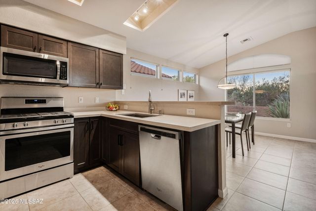 14109 N Forthcamp Court, Oro Valley, AZ 85755