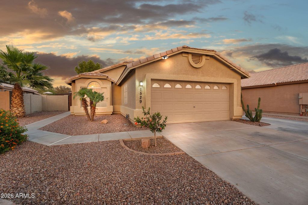 1529 S DOVE Street, Gilbert, AZ 85233