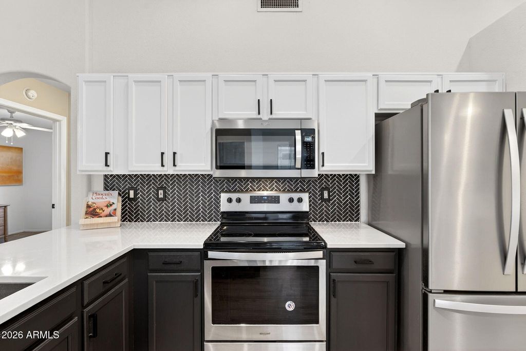 Image 10 of property listing at 1529 S DOVE Street, Gilbert, AZ 85233