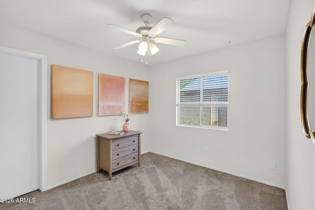 Image 28 of property listing at 1529 S DOVE Street, Gilbert, AZ 85233