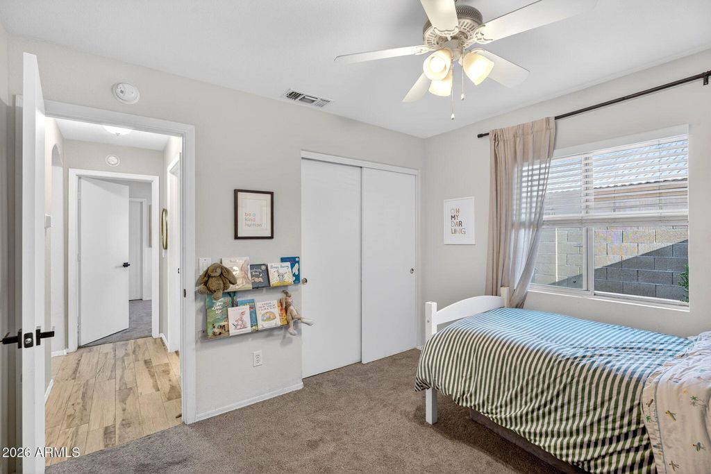 Image 31 of property listing at 1529 S DOVE Street, Gilbert, AZ 85233