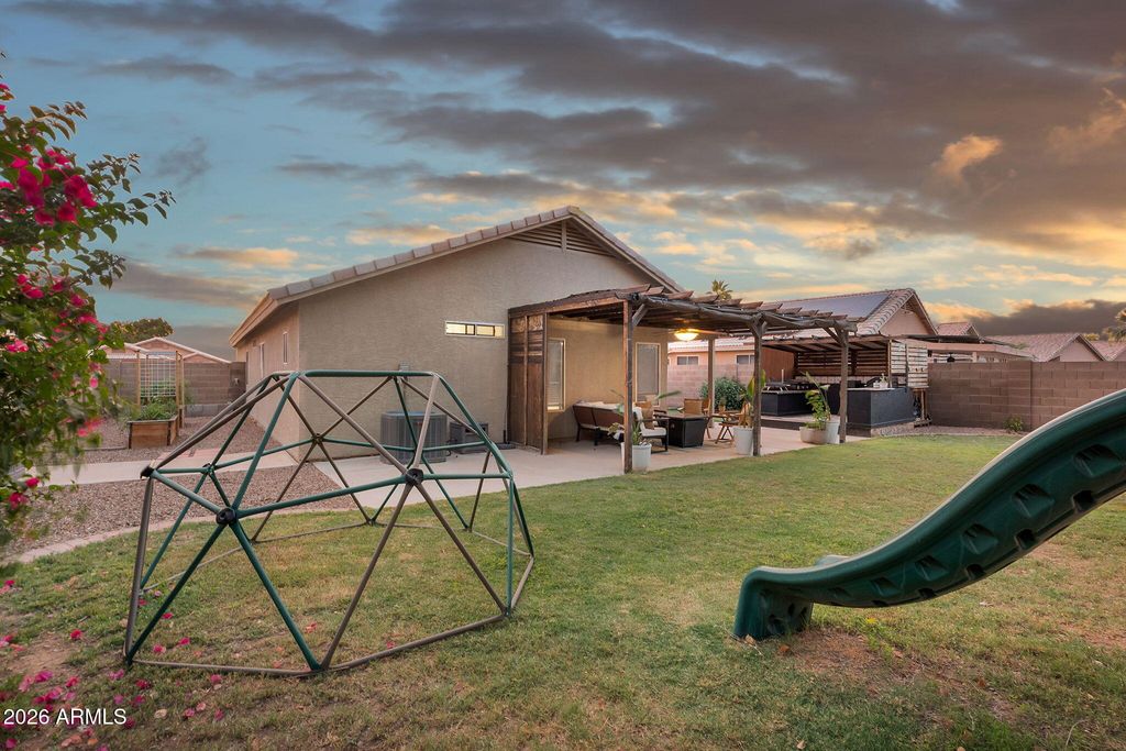 Image 37 of property listing at 1529 S DOVE Street, Gilbert, AZ 85233