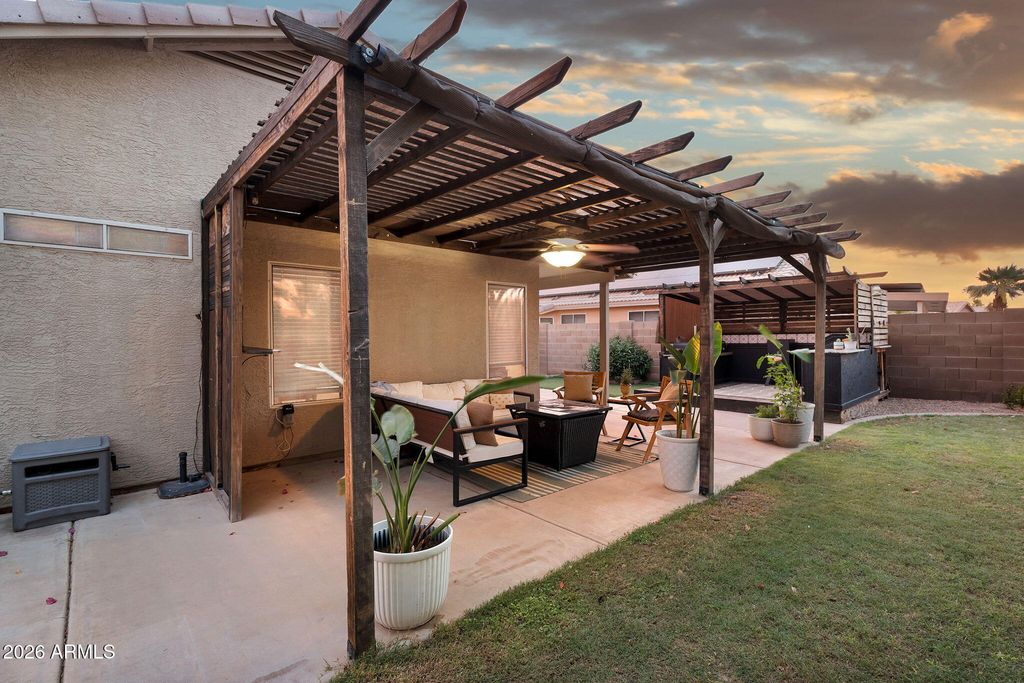 Image 38 of property listing at 1529 S DOVE Street, Gilbert, AZ 85233