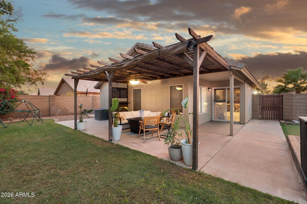 Image 39 of property listing at 1529 S DOVE Street, Gilbert, AZ 85233