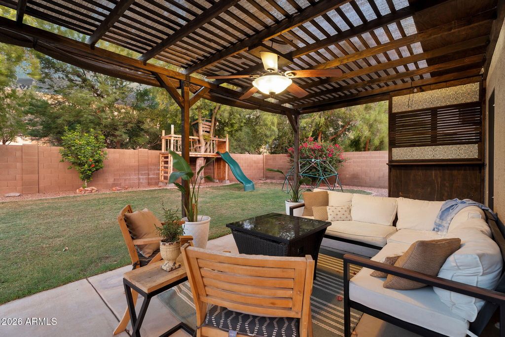 Image 42 of property listing at 1529 S DOVE Street, Gilbert, AZ 85233