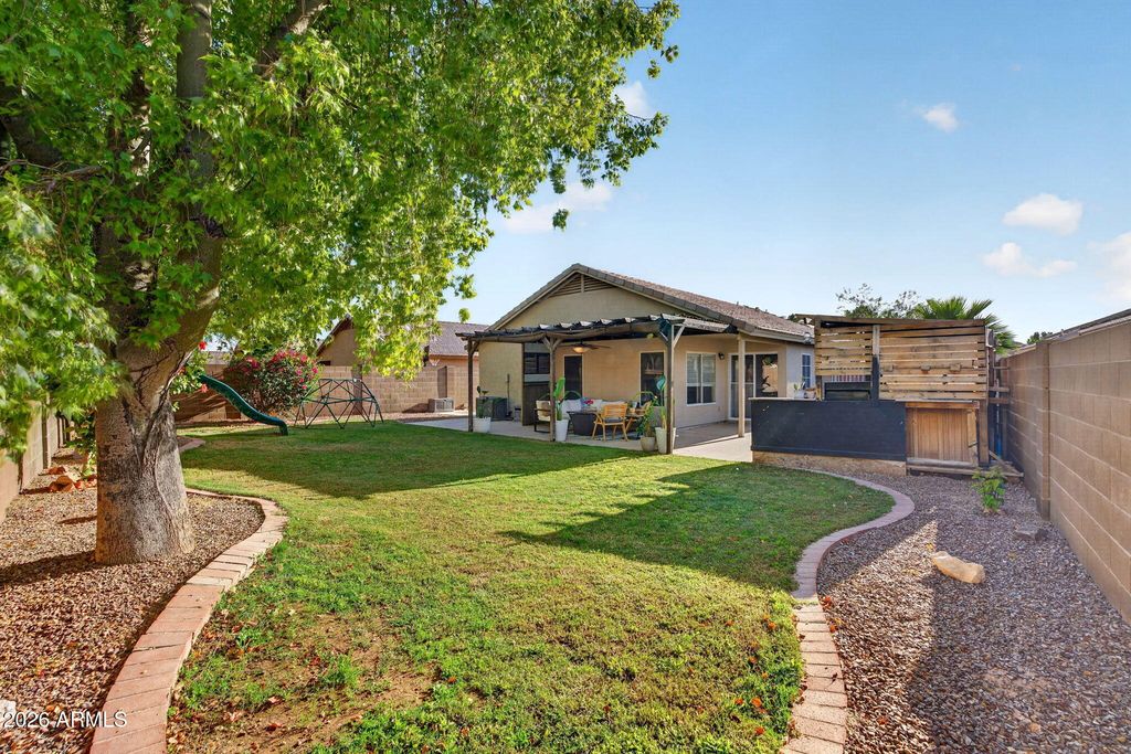 Image 44 of property listing at 1529 S DOVE Street, Gilbert, AZ 85233