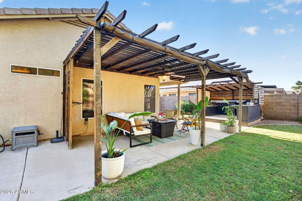 Image 47 of property listing at 1529 S DOVE Street, Gilbert, AZ 85233
