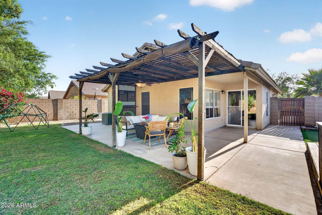 Image 48 of property listing at 1529 S DOVE Street, Gilbert, AZ 85233
