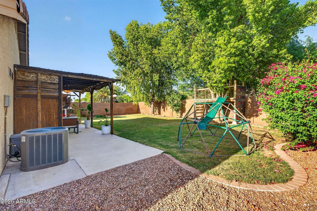 Image 50 of property listing at 1529 S DOVE Street, Gilbert, AZ 85233