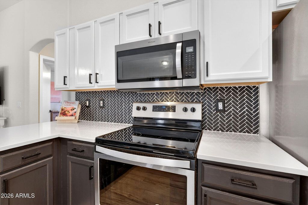 Image 9 of property listing at 1529 S DOVE Street, Gilbert, AZ 85233