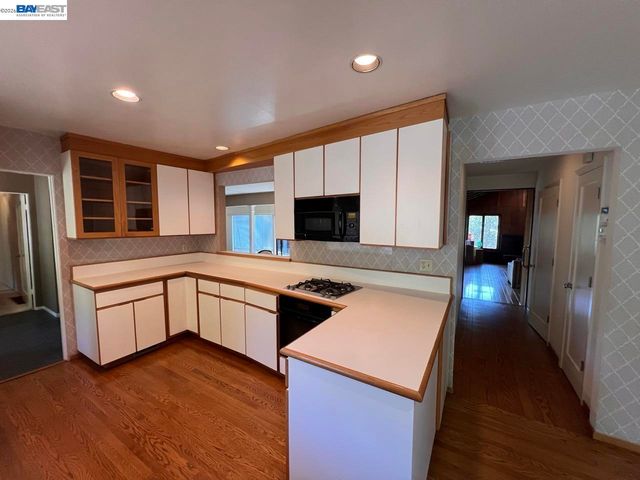 274 Orchard Rd, Orinda, CA 94563