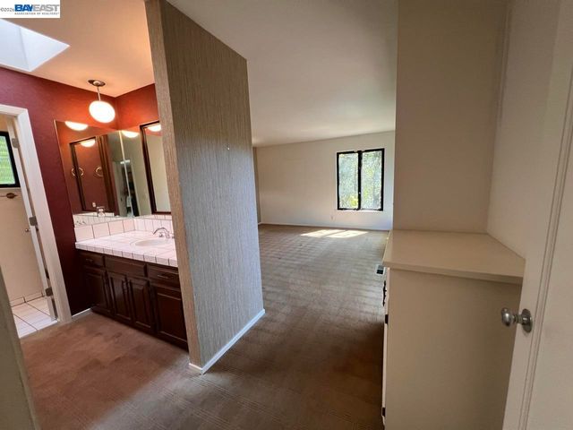 274 Orchard Rd, Orinda, CA 94563