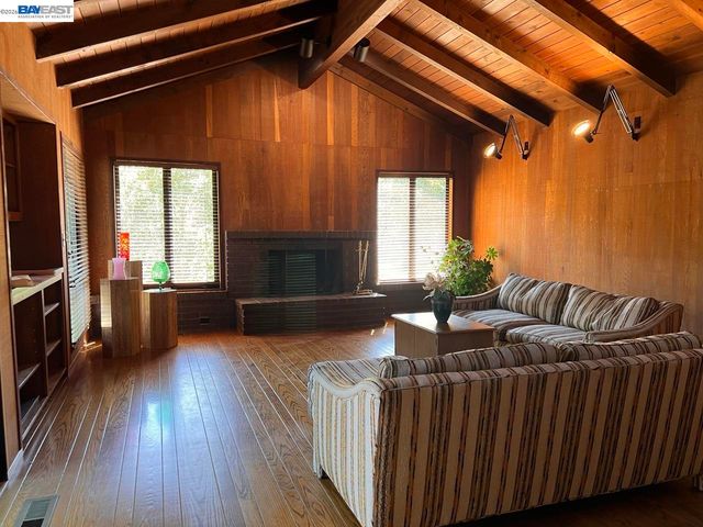 274 Orchard Rd, Orinda, CA 94563