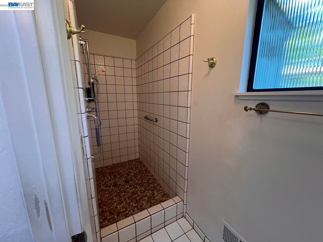 274 Orchard Rd, Orinda, CA 94563