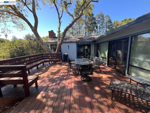 274 Orchard Rd, Orinda, CA 94563