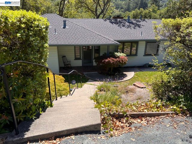 274 Orchard Rd, Orinda, CA 94563