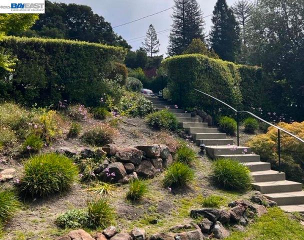 274 Orchard Rd, Orinda, CA 94563
