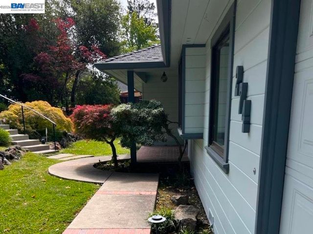 274 Orchard Rd, Orinda, CA 94563
