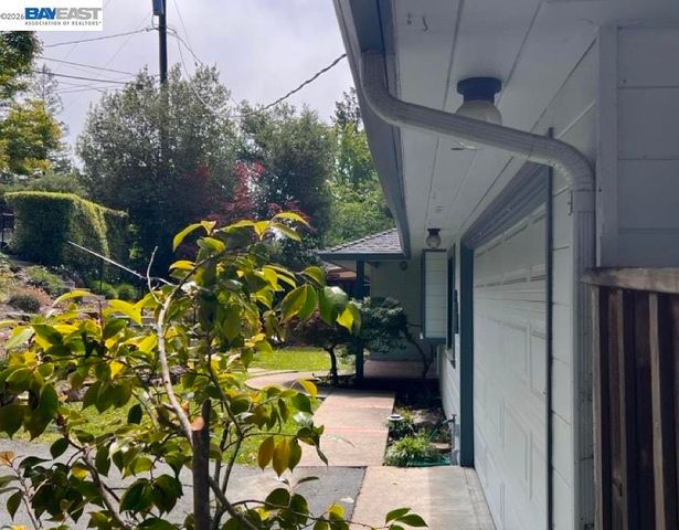 274 Orchard Rd, Orinda, CA 94563