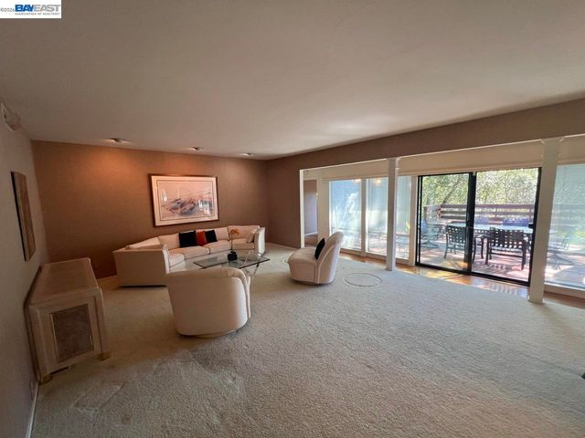 274 Orchard Rd, Orinda, CA 94563