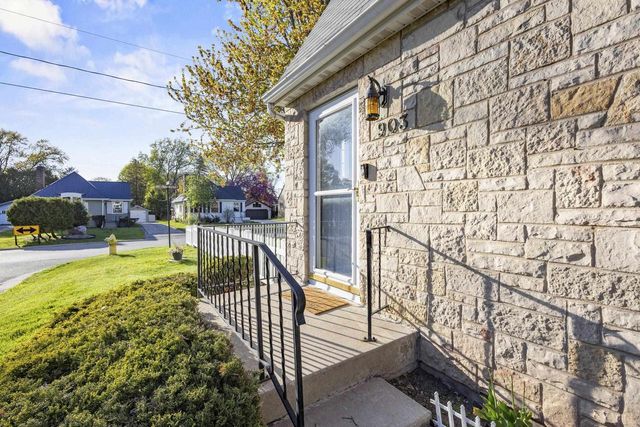 903 ALLOUEZ PLACE, Green Bay, WI 54301
