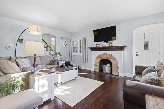 903 ALLOUEZ PLACE, Green Bay, WI 54301