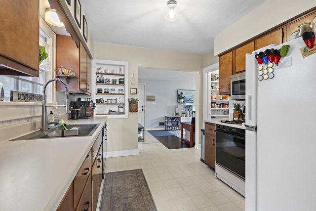 903 ALLOUEZ PLACE, Green Bay, WI 54301