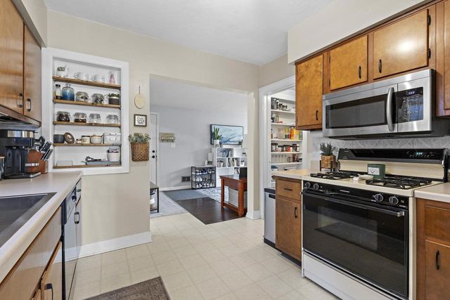 903 ALLOUEZ PLACE, Green Bay, WI 54301
