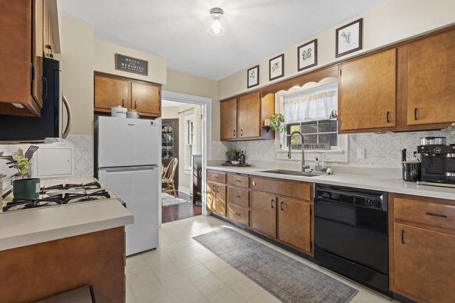 903 ALLOUEZ PLACE, Green Bay, WI 54301