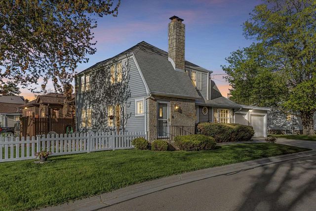 903 ALLOUEZ PLACE, Green Bay, WI 54301