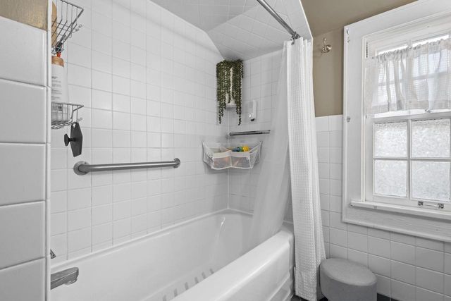 903 ALLOUEZ PLACE, Green Bay, WI 54301