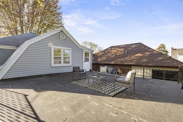 903 ALLOUEZ PLACE, Green Bay, WI 54301