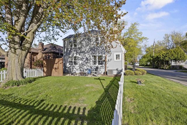 903 ALLOUEZ PLACE, Green Bay, WI 54301