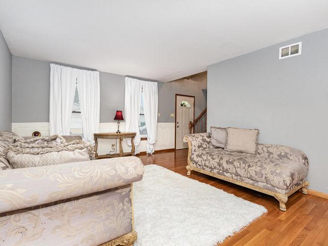 1125 Cathy Drive, Joliet, IL 60431