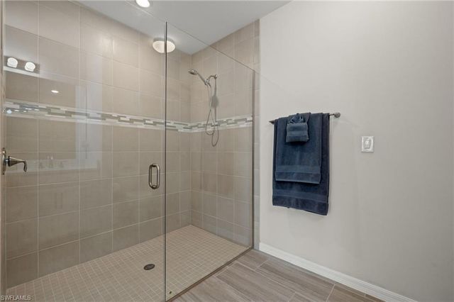 14680 Edgewater CIR, Naples, FL 34114