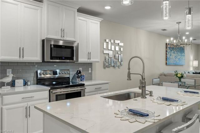 14680 Edgewater CIR, Naples, FL 34114