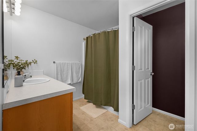 5805 SE Pennsylvania St, Lacey, WA 98513