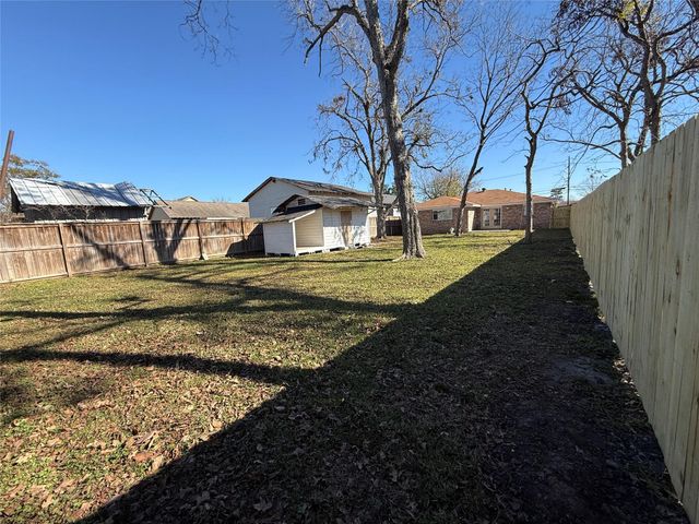 7905 Farnsworth Street, Houston, TX 77022